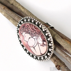 Anillos ilustrados con escenas maternales. Ilustración Madre Luna, con mamá y su bebé, regalos emotivos para madres